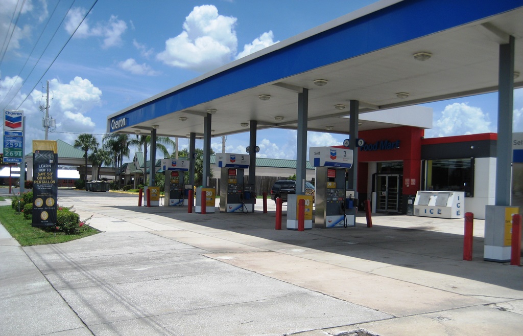 (SELLER FINANCING AVAILABLE)- WINTER HAVEN GAS STATION FOR SALE! (OWNER/USER)